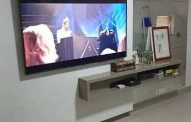 Imagem: A casa possui 3 Dormitórios, 4 Banheiros, 3 Vagas na garagem