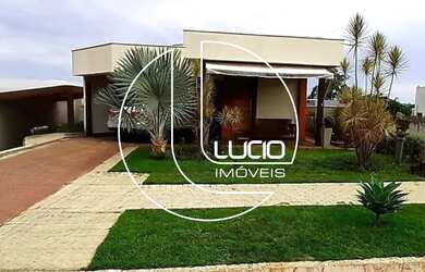 Imagem: A casa em condomínio possui 4 Dormitórios, 5 Banheiros, 3