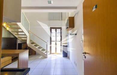 Imagem: O apartamento possui 1 Dormitório, 1 Banheiro, 1 Vaga na garagem