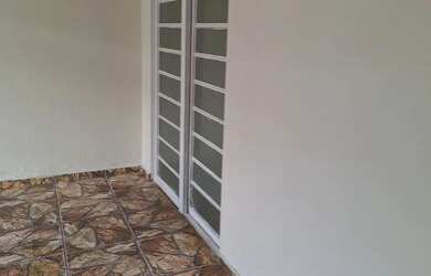 Imagem: Aluga se casa com 3 quartos, mais salão com 3 salas comerciais