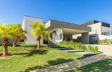 Imagem: A casa em condomínio possui 4 Dormitórios, 5 Banheiros, 5