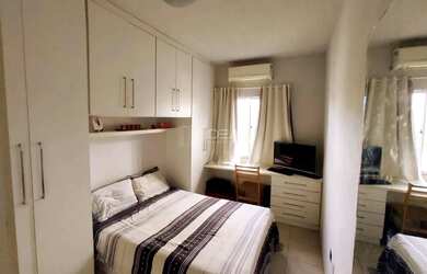 Imagem: A casa em condomínio possui 2 Dormitórios, 1 Banheiro, 2 Vagas