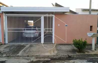 Imagem: A casa possui 2 Dormitórios, 1 Banheiro, 2 Vagas na garagem