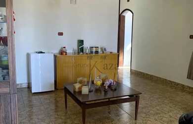 Imagem: A casa possui 3 Dormitórios, 5 Banheiros, 5 Vagas na garagem