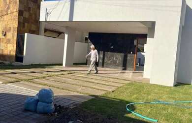 Imagem: A casa em condomínio possui 4 Dormitórios, 5 Banheiros, 4