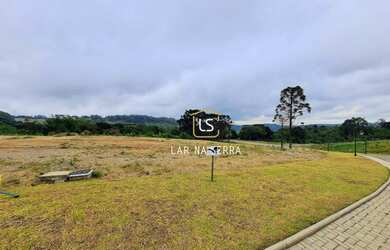 Imagem: O terreno possui 1.031m² de Área e está localizado em Gramado