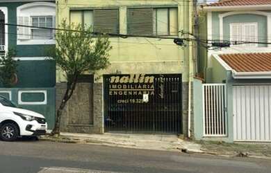 Imagem: A casa possui 3 Dormitórios, 1 Banheiro, 1 Vaga na garagem