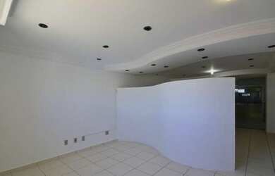 Imagem: O depósito possui 32m² de Área e está localizado em Torre