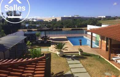 Imagem: A casa em condomínio possui 4 Dormitórios, 4 Banheiros, 4