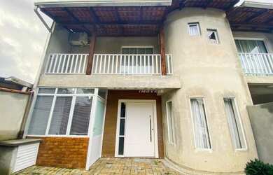 Imagem: A casa possui 3 Dormitórios, 1 Banheiro, 1 Vaga na garagem