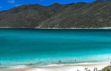 Imagem: A casa possui 2 Dormitórios, Acomodam 5 pessoas, 1 Vaga na