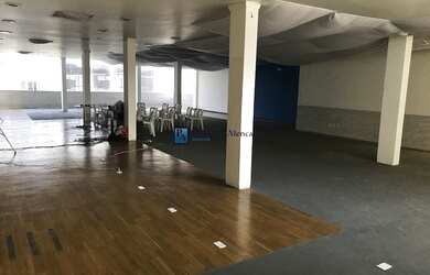 Imagem 14: Loja com 452m localizada na Rua 15 de Novembro, ao lado do Cart rio Eleitoral...