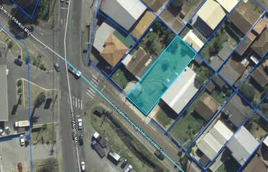 Imagem: O terreno está localizado em Portão, Curitiba à venda por