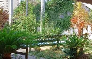 Imagem: O depósito possui 5 Vagas na garagem, 400m² de Área e está