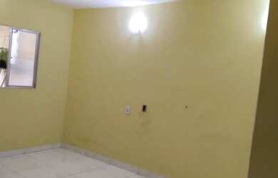 Imagem: A casa possui 4 Dormitórios, 2 Banheiros, 1 Vaga na garagem