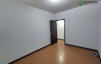 Imagem: A casa possui 4 Dormitórios, 2 Banheiros, 2 Vagas na garagem