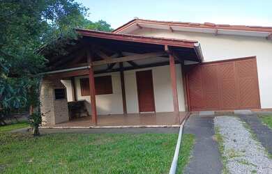 Imagem: A casa à venda possui 4 Dormitórios, 4 Banheiros, 2 Vagas