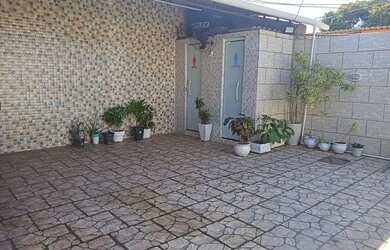 Imagem 3: Salão de festas. 190m² de Áreae2 Vagas na garagem