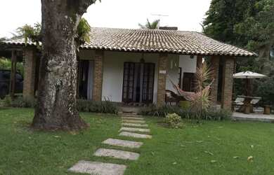 Imagem: A casa em condomínio possui 4 Dormitórios, 3 Banheiros, 4