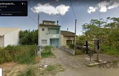 Imagem: A casa possui 3 Dormitórios, 3 Banheiros, 2 Vagas na garagem