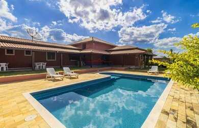 Imagem: A casa em condomínio possui 3 Dormitórios, 2 Banheiros, 3