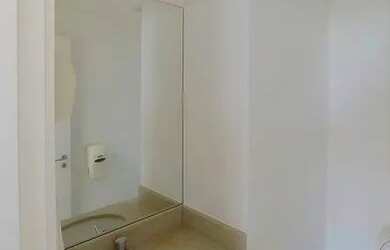 Imagem: O depósito possui 3 Vagas na garagem e 98m² de Área e está