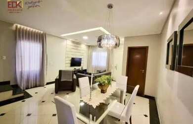 Imagem: A casa possui 3 Dormitórios, 2 Banheiros, 2 Vagas na garagem