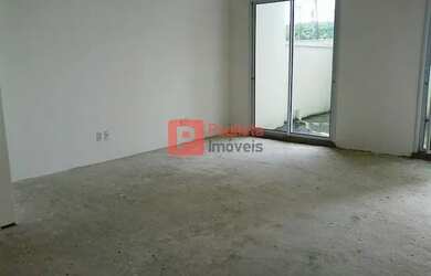 Imagem: O depósito possui 4 Vagas na garagem, 66m² de Área e está