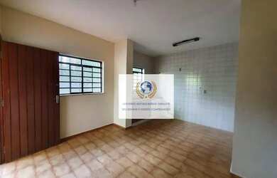 Imagem: A casa possui 3 Dormitórios, 2 Banheiros, 2 Vagas na garagem