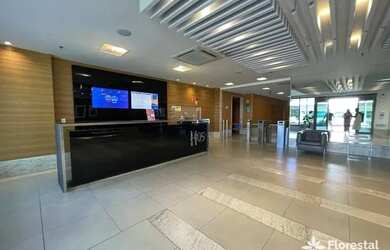 Imagem: O depósito possui 1 Vaga na garagem, 33m² de Área e está