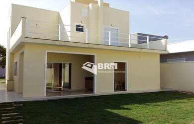 Imagem: A casa em condomínio possui 5 Dormitórios, 5 Banheiros, 4