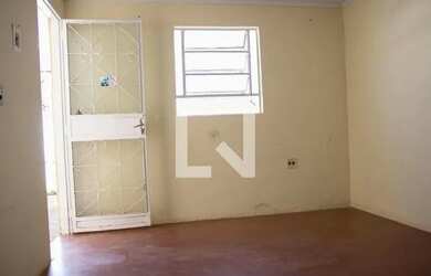 Imagem: A casa possui 2 Dormitórios, 1 Banheiro e 153m² de Área e