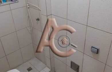 Imagem 6: Três casas em Cordovil. Varanda, Área de serviço, 316m² de Áreae3...