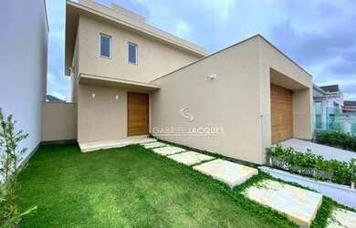 Imagem: A casa possui 4 Dormitórios, 4 Banheiros, 2 Vagas na garagem