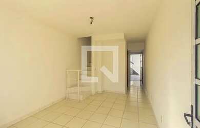 Imagem: A casa em condomínio possui 2 Dormitórios, 2 Banheiros, 1