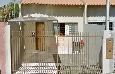 Imagem: A casa possui 3 Dormitórios, 1 Banheiro, 1 Vaga na garagem