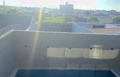 Imagem: A casa possui 4 Dormitórios, 5 Banheiros, 3 Vagas na garagem