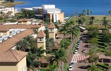 Imagem: O terreno possui 828m² de Área e está localizado em Alphaville