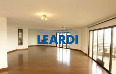 Imagem: O apartamento na cobertura possui 5 Dormitórios, 5 Banheiros