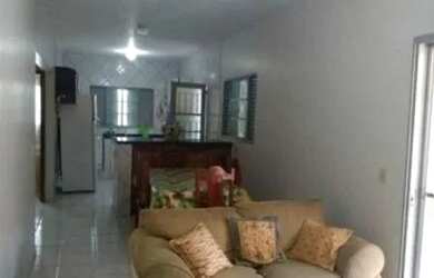 Imagem: A casa possui 2 Dormitórios, 1 Banheiro, 1 Vaga na garagem