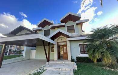 Imagem: A casa em condomínio possui 3 Dormitórios, 3 Banheiros, 4