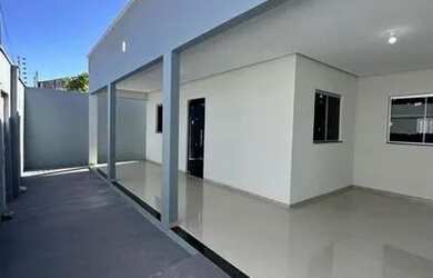 Imagem: A casa possui 2 Dormitórios, 1 Banheiro, 1 Vaga na garagem