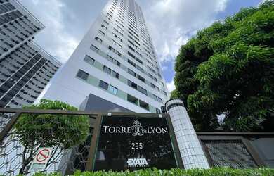 Imagem: O apartamento possui 3 Dormitórios, 1 Banheiro, 2 Vagas na