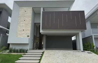 Imagem: A casa possui 4 Dormitórios, 4 Banheiros, 4 Vagas na garagem