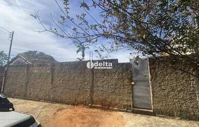 Imagem 2: Terreno disponível para venda no bairro Santa Mônica em Uberlândia-MG