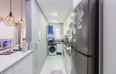 Imagem: O apartamento possui 2 Dormitórios, 1 Banheiro, 1 Vaga na garagem