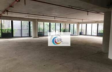 Imagem: O depósito possui 4 Vagas na garagem, 361m² de Área e está