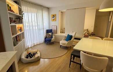 Imagem: O apartamento possui 2 Dormitórios, 2 Banheiros, 2 Vagas na