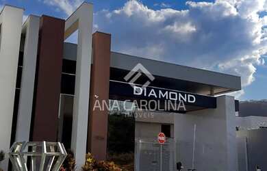 Imagem: A casa possui 285m² de Área e está localizado em Ibituruna