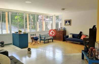 Imagem: A casa em condomínio possui 4 Dormitórios, 5 Banheiros, 2